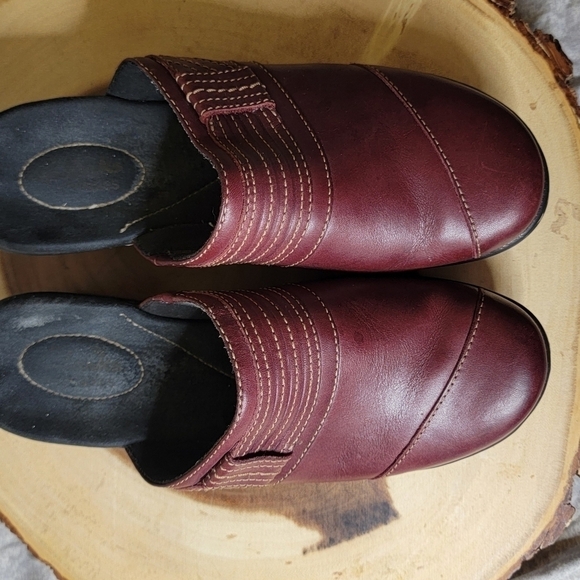 Clarks slip on women's size 6m - Picture 7 of 7